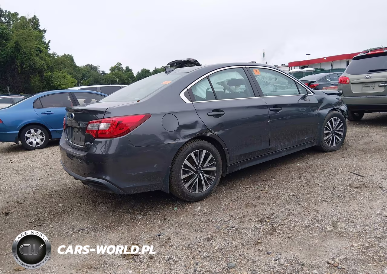 2018 Subaru Legacy 2.5I Premium VIN:4S3BNAF61J3040230 - 4