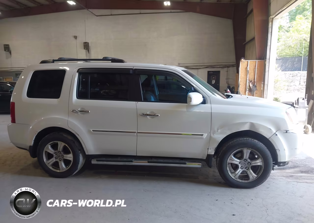 2011 Honda Pilot Touring VIN:5FNYF4H9XBB020885 - 13