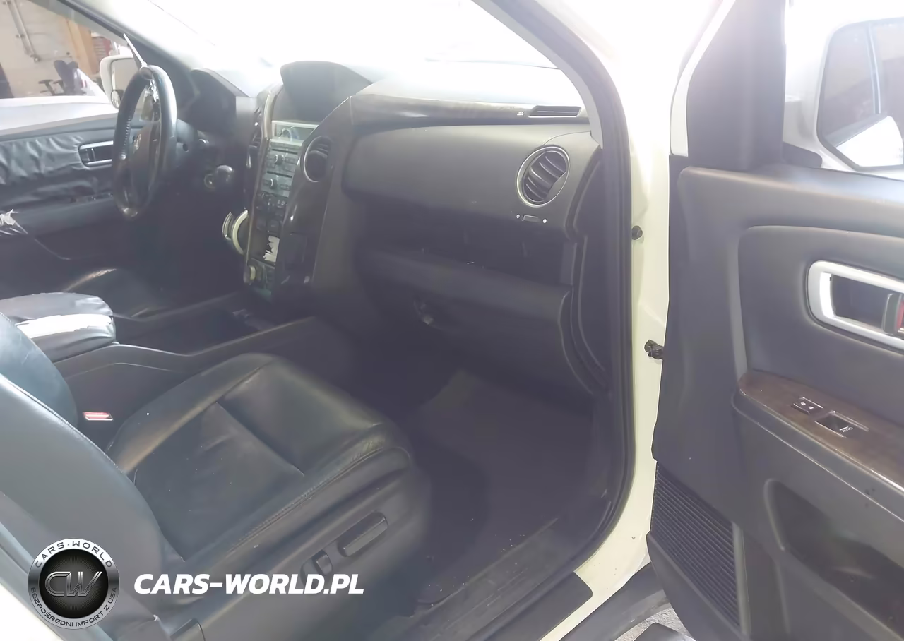 2011 Honda Pilot Touring VIN:5FNYF4H9XBB020885 - 5