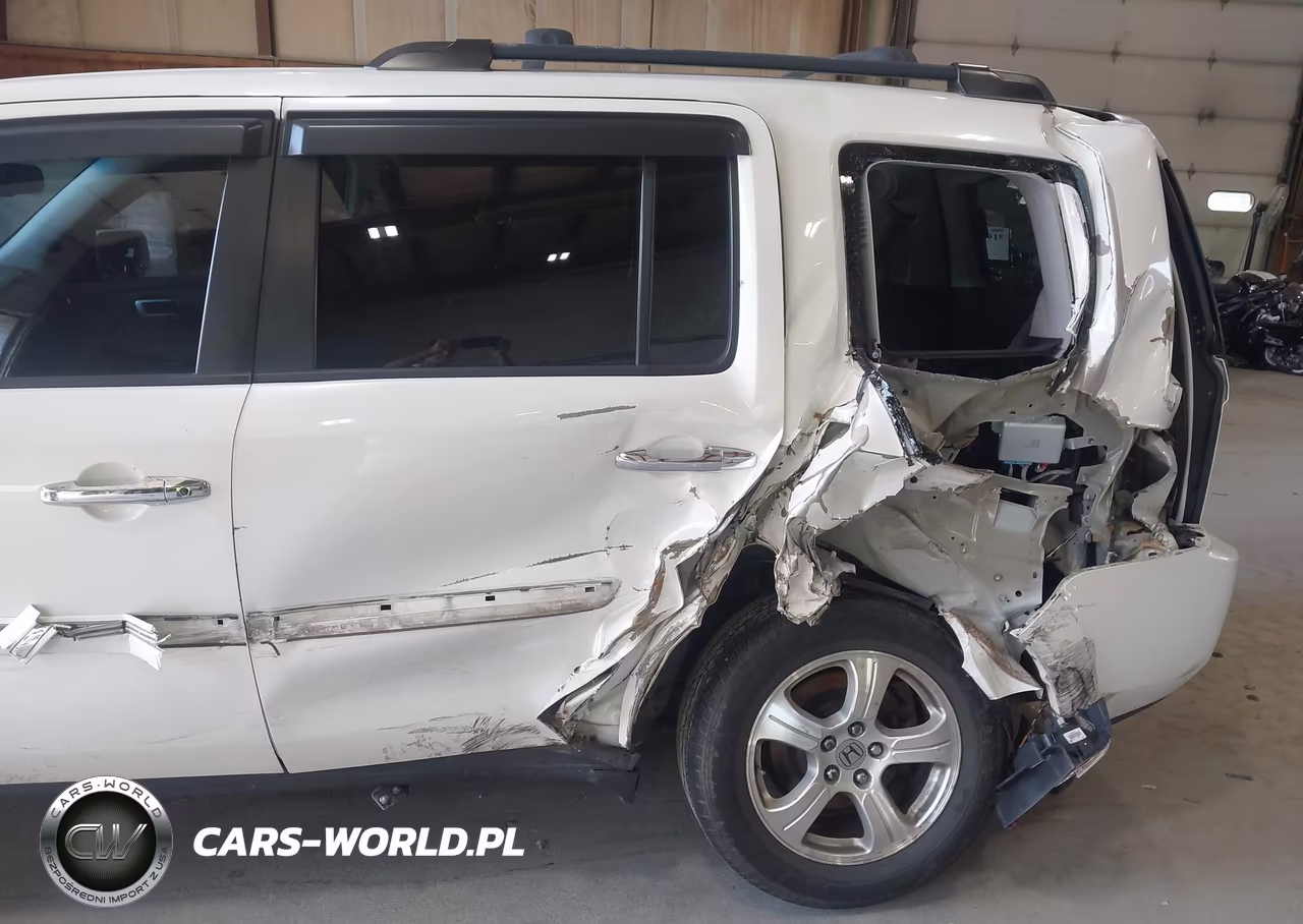 2011 Honda Pilot Touring VIN:5FNYF4H9XBB020885 - 6
