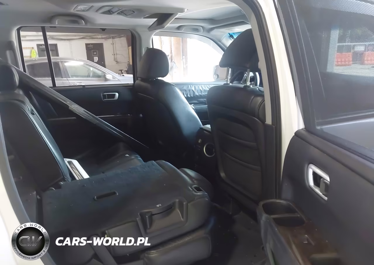 2011 Honda Pilot Touring VIN:5FNYF4H9XBB020885 - 8