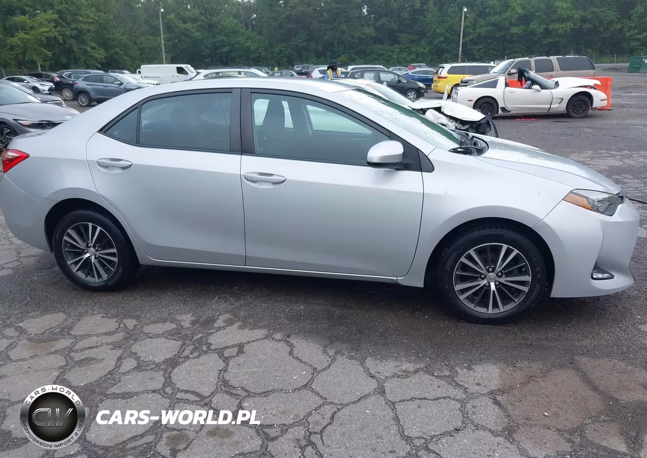 2017 Toyota Corolla Le VIN:5YFBURHE0HP614954 - 13