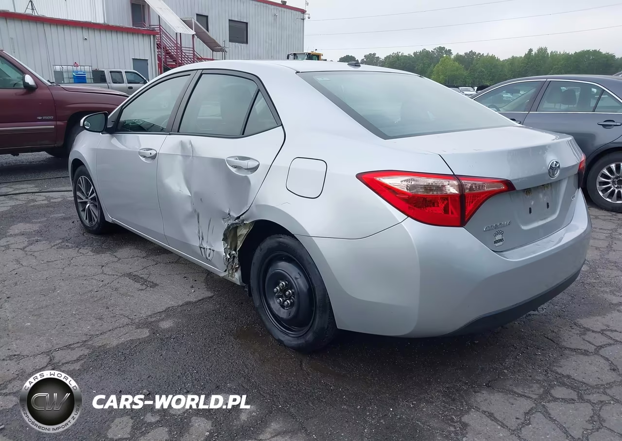 2017 Toyota Corolla Le VIN:5YFBURHE0HP614954 - 3