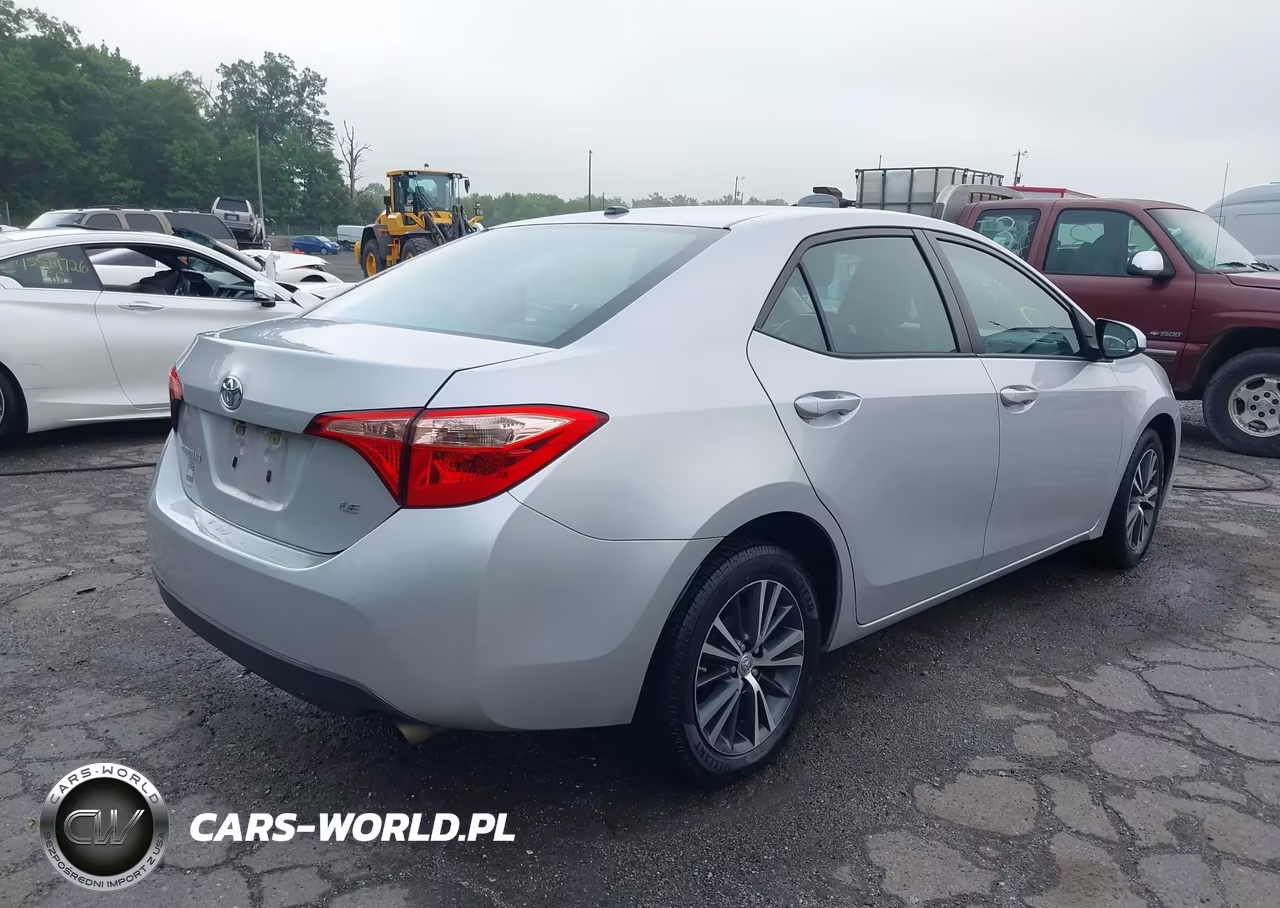 2017 Toyota Corolla Le VIN:5YFBURHE0HP614954 - 4
