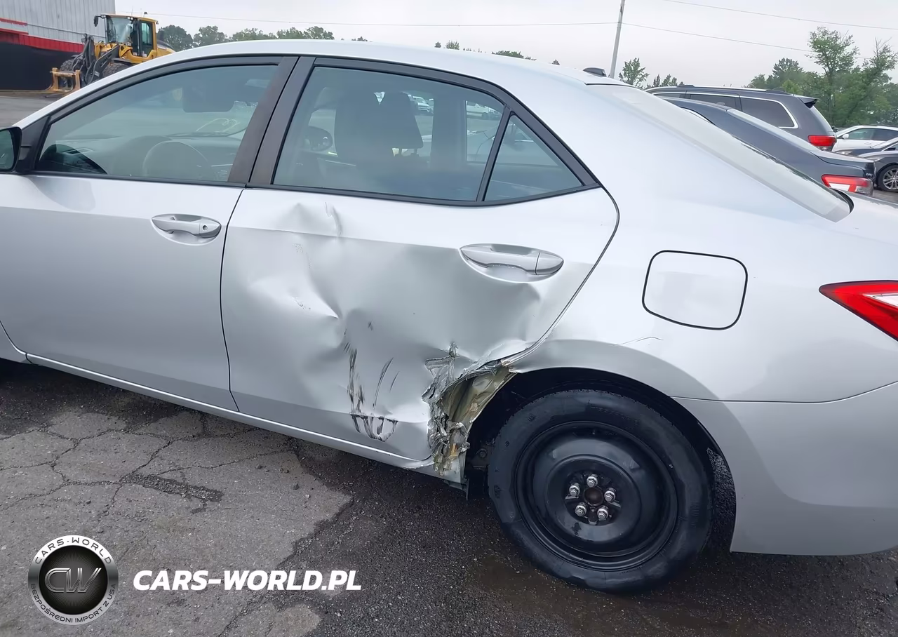 2017 Toyota Corolla Le VIN:5YFBURHE0HP614954 - 6