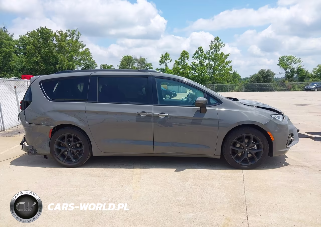 2023 Chrysler Pacifica Touring L VIN:2C4RC1BG2PR505665 - 13