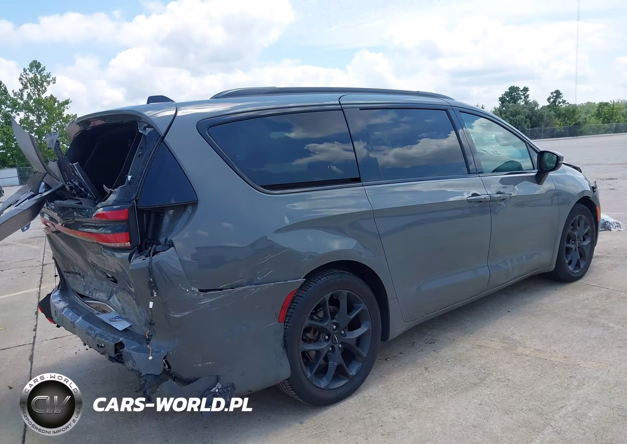 2023 Chrysler Pacifica Touring L VIN:2C4RC1BG2PR505665 - 4