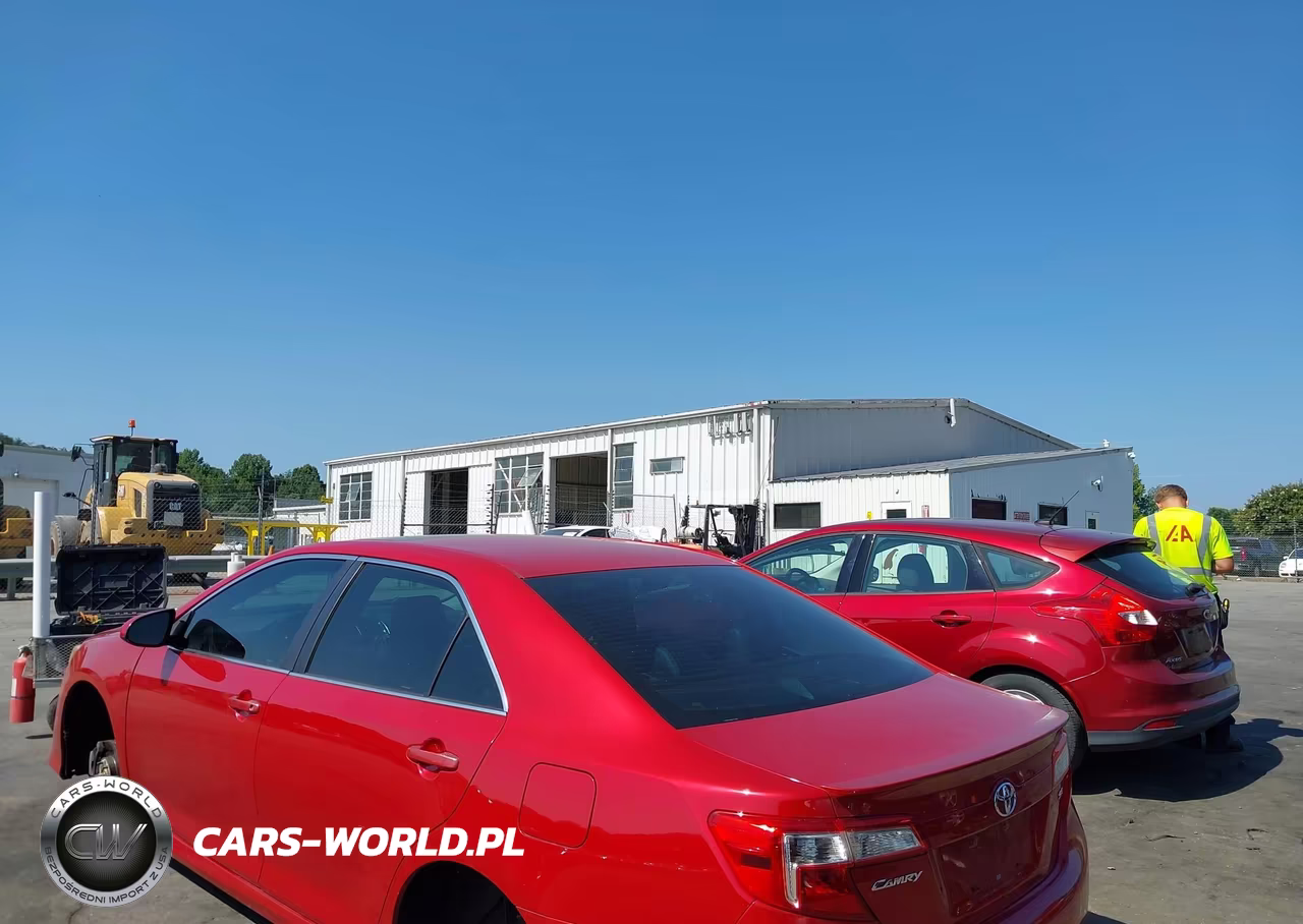 2014 Toyota Camry Se Sport VIN:4T1BF1FK9EU757965 - 3