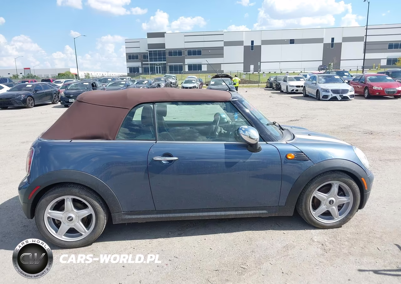 2009 Mini Cooper VIN:WMWMR33579TU95046 - 13