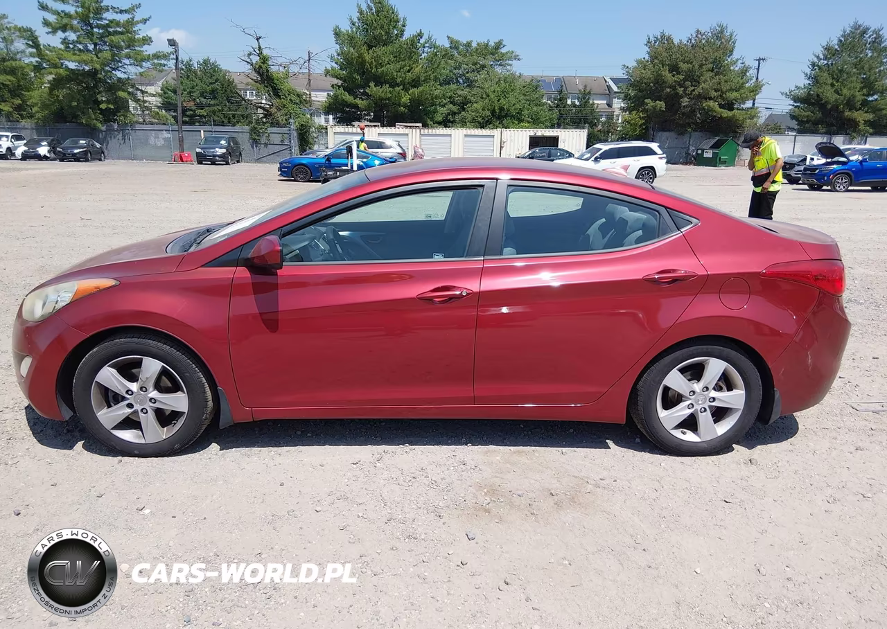 2013 Hyundai Elantra Gls VIN:5NPDH4AE4DH393344 - 13