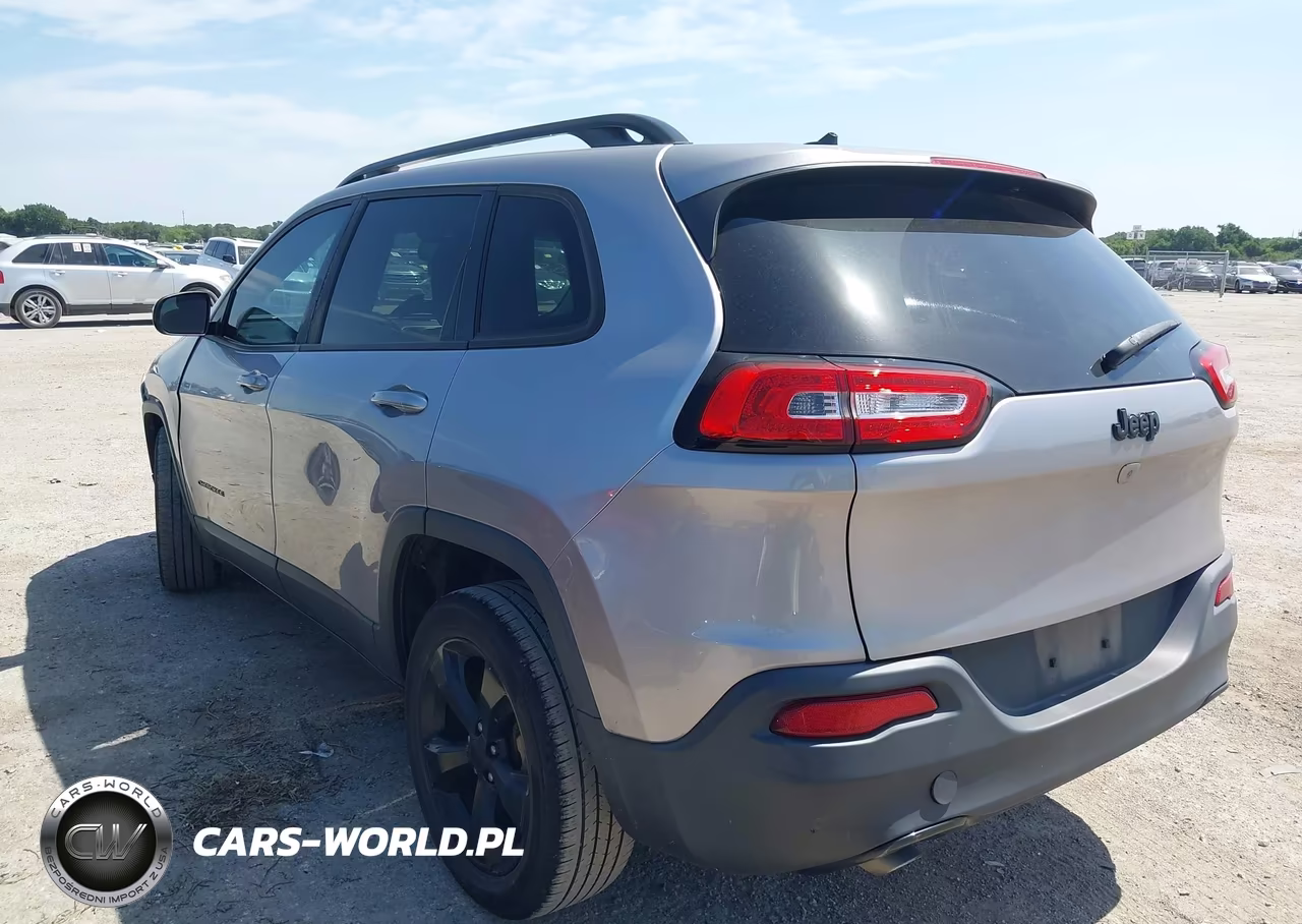 2018 Jeep Cherokee Latitude Fwd VIN:1C4PJLCB6JD558729 - 3