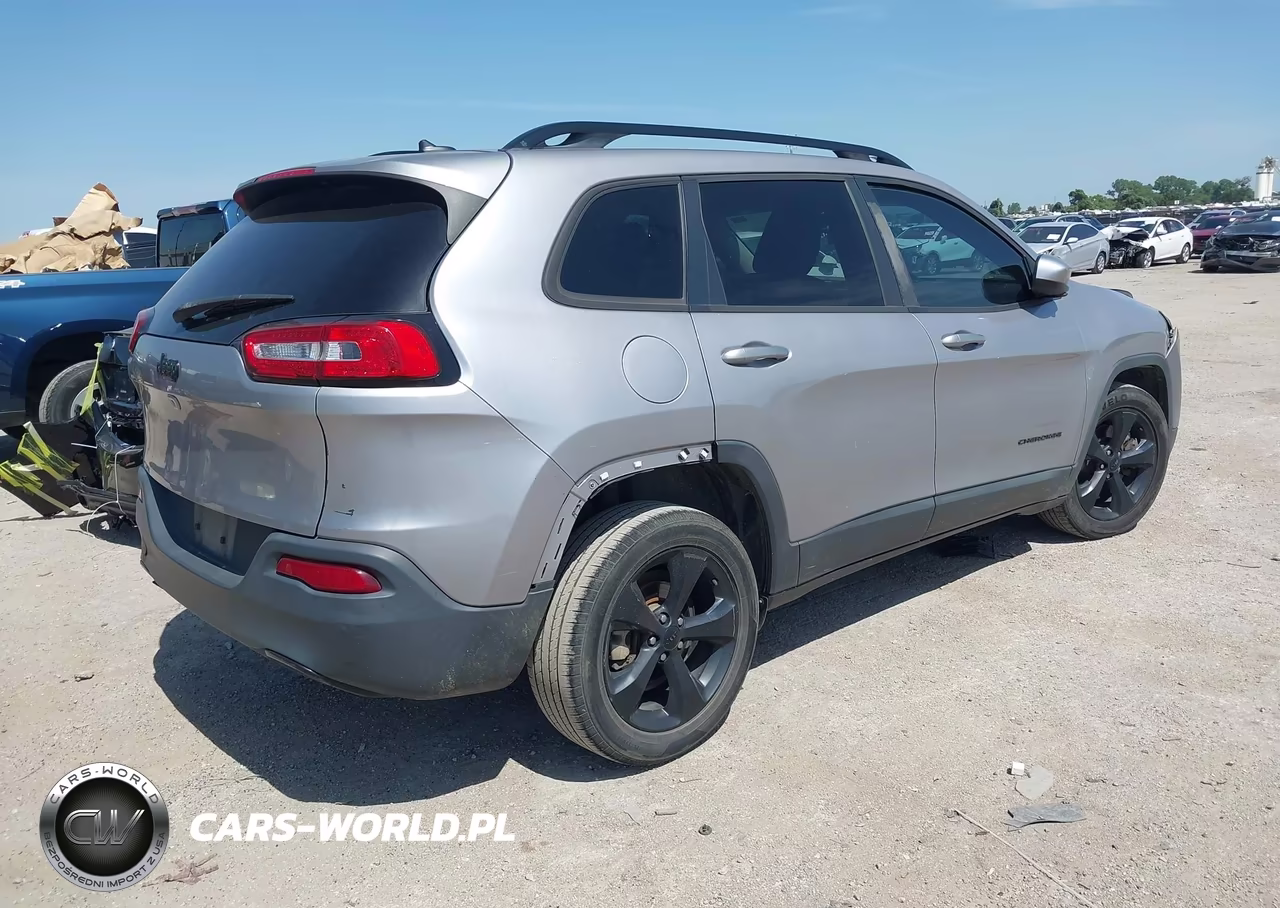2018 Jeep Cherokee Latitude Fwd VIN:1C4PJLCB6JD558729 - 4