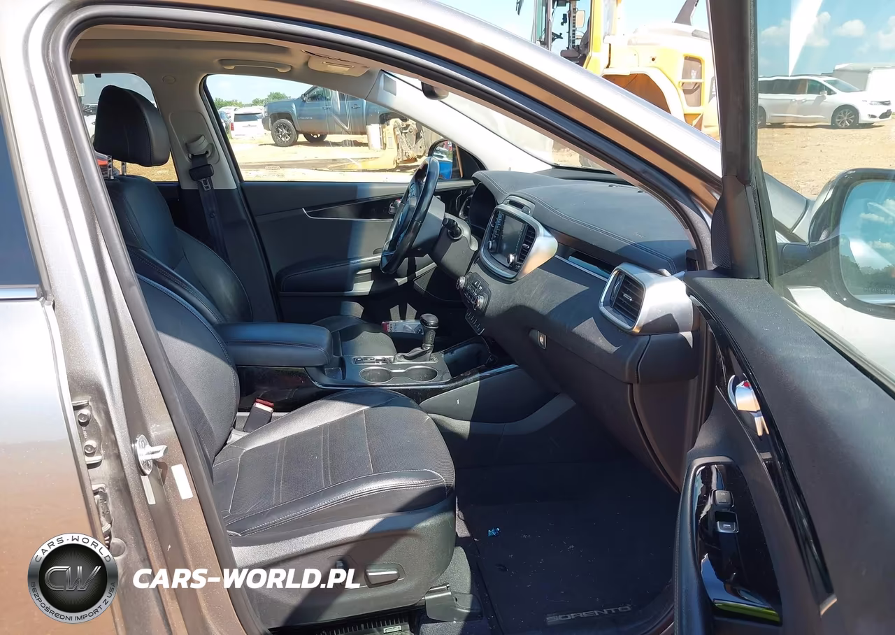 2017 Kia Sorento 3.3L Sx VIN:5XYPK4A5XHG318109 - 5