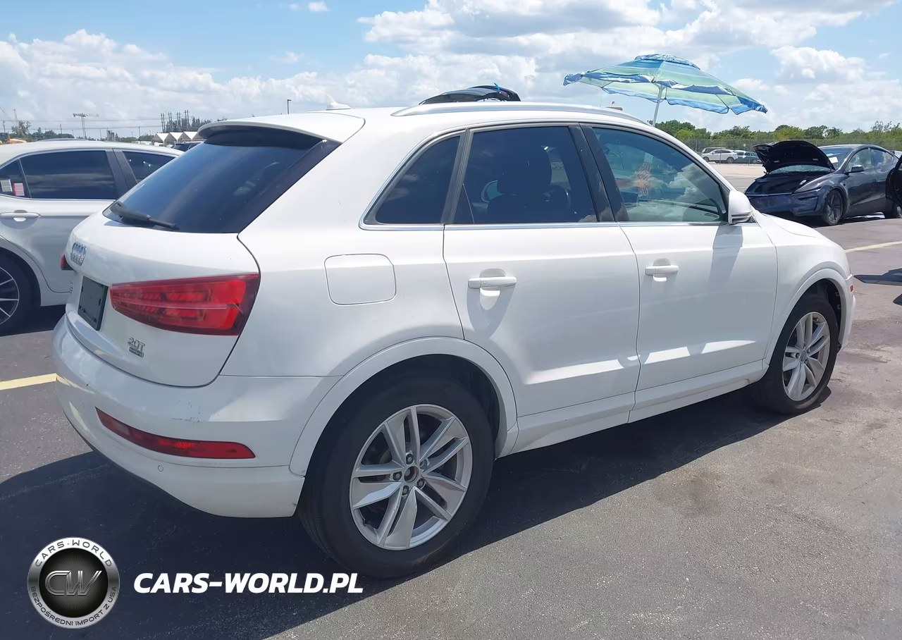 2017 Audi Q3 2.0T Premium VIN:WA1JCCFSXHR012471 - 4
