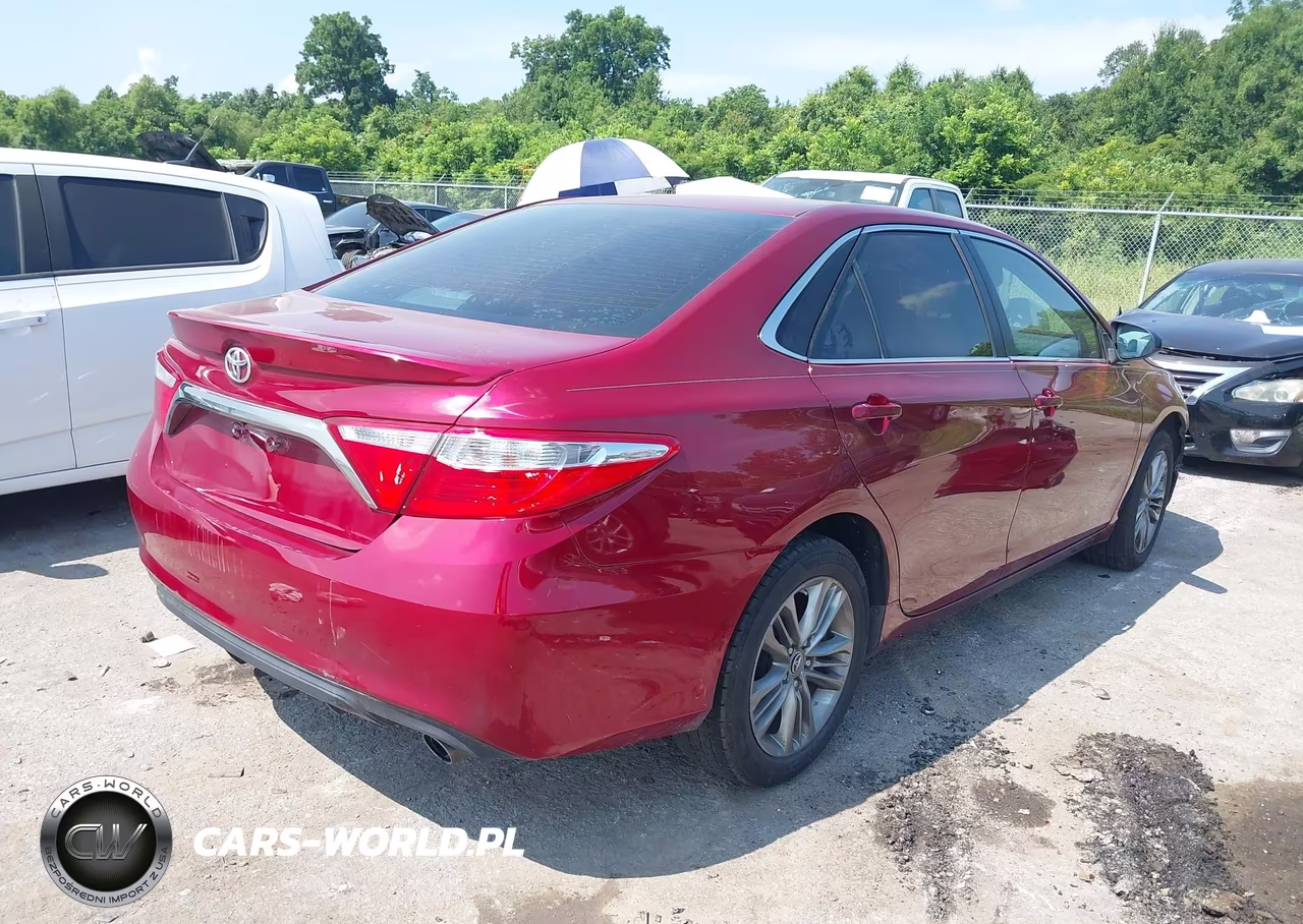 2017 Toyota Camry Se VIN:4T1BF1FK7HU739209 - 4