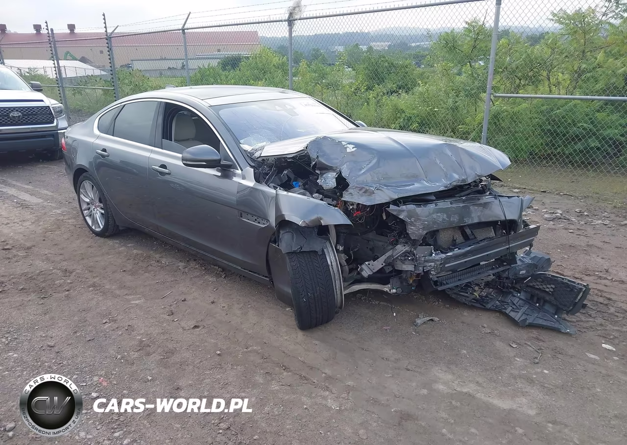 2017 Jaguar Xf 35T Prestige – zdjęcie 1 z 17