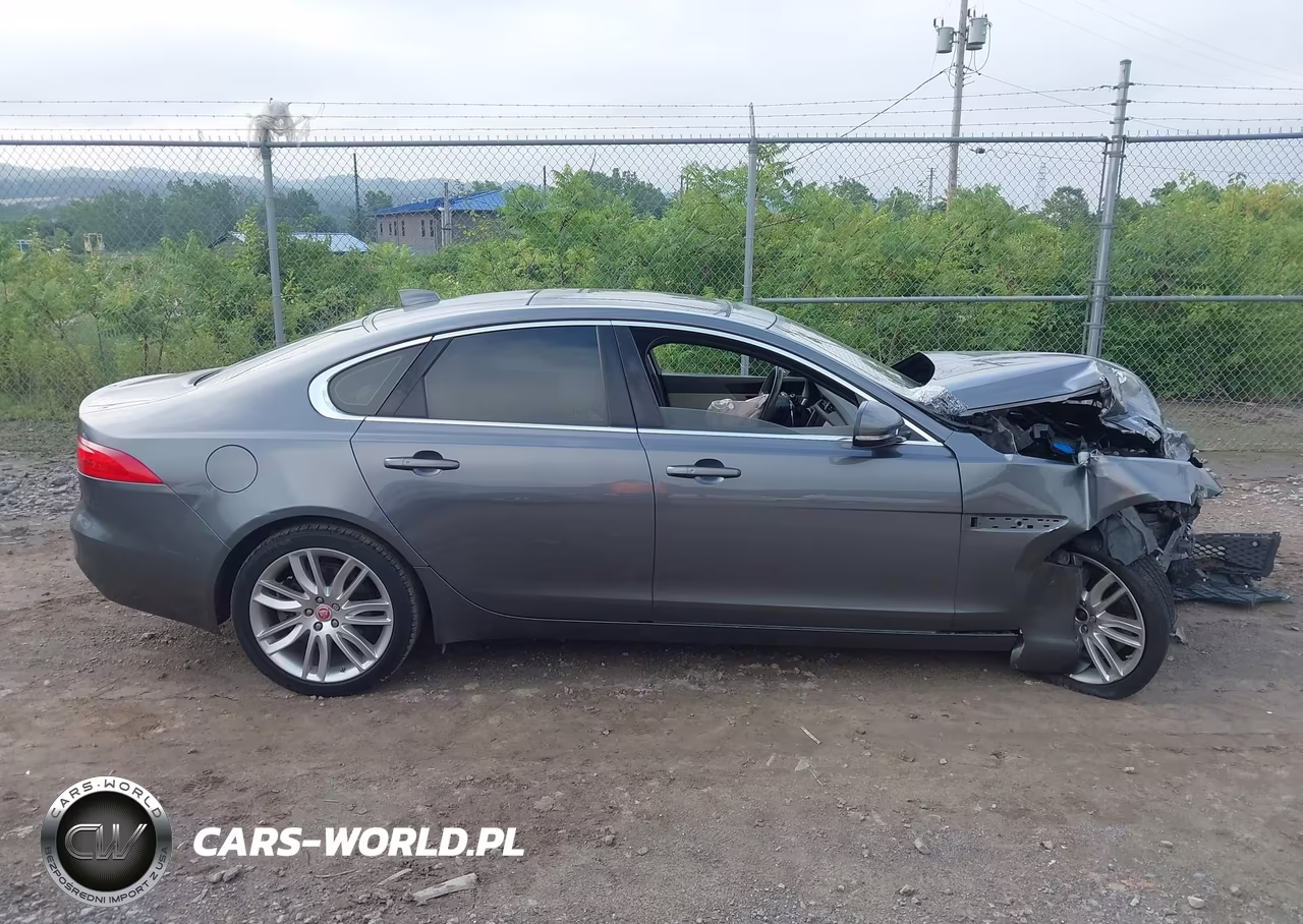 2017 Jaguar Xf 35T Prestige VIN:SAJBK4BV4HCY27319 - 14
