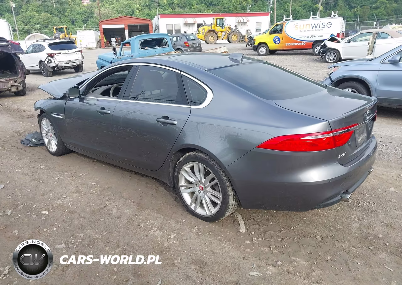 2017 Jaguar Xf 35T Prestige VIN:SAJBK4BV4HCY27319 - 3