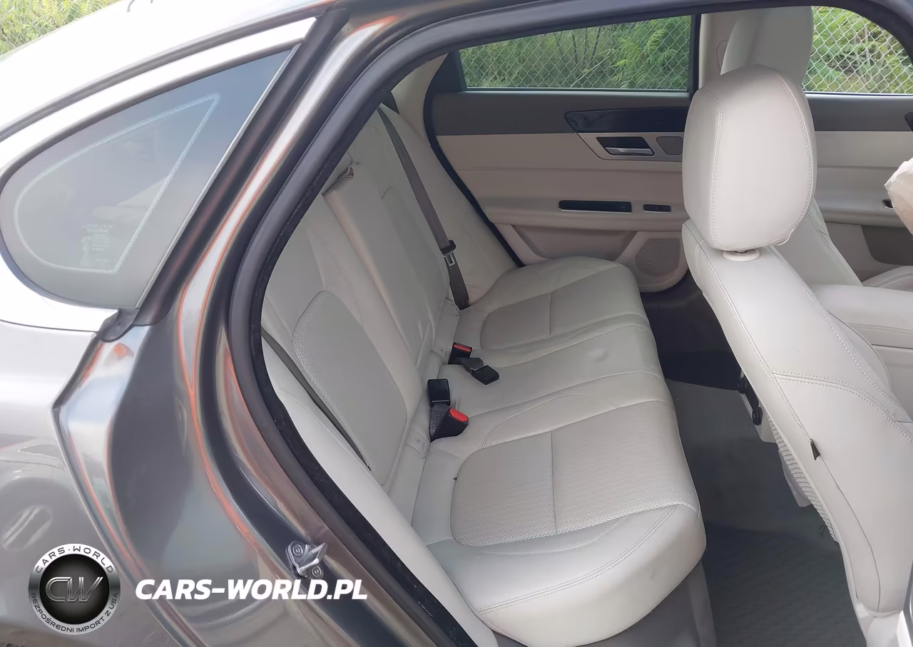 2017 Jaguar Xf 35T Prestige VIN:SAJBK4BV4HCY27319 - 8