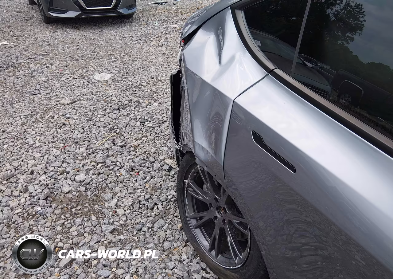 2025 Tesla Model Y Long Range Dual Motor Rear-Wheel Drive VIN:7SAYGDED2SA372543 - 20