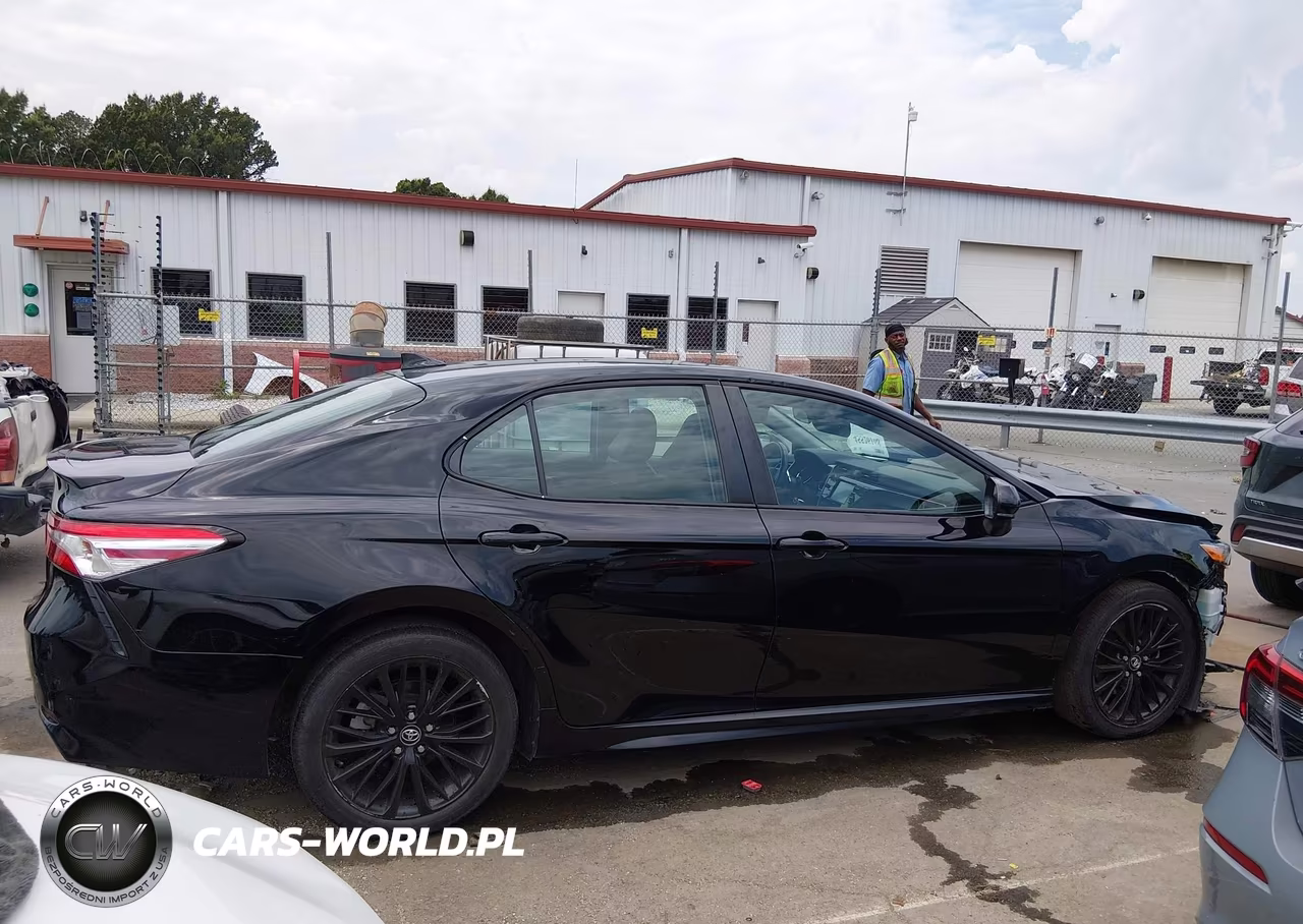 2020 Toyota Camry Se Nightshade Edition VIN:4T1G11AK8LU343133 - 13