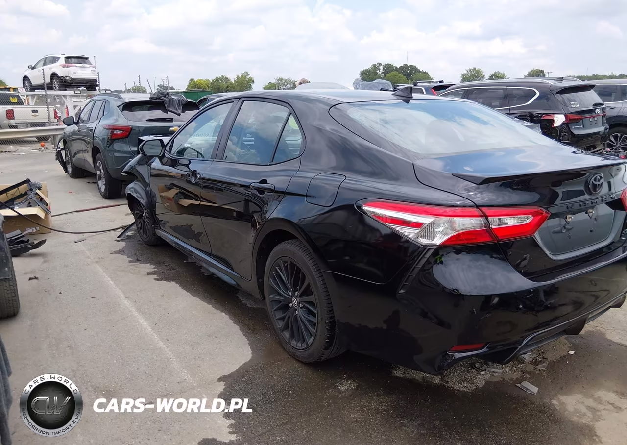 2020 Toyota Camry Se Nightshade Edition VIN:4T1G11AK8LU343133 - 3