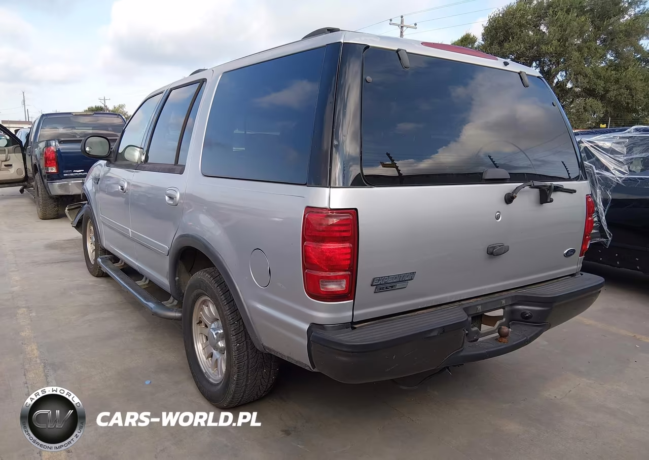 2002 Ford Expedition Xlt VIN:1FMRU15W32LA12624 - 3