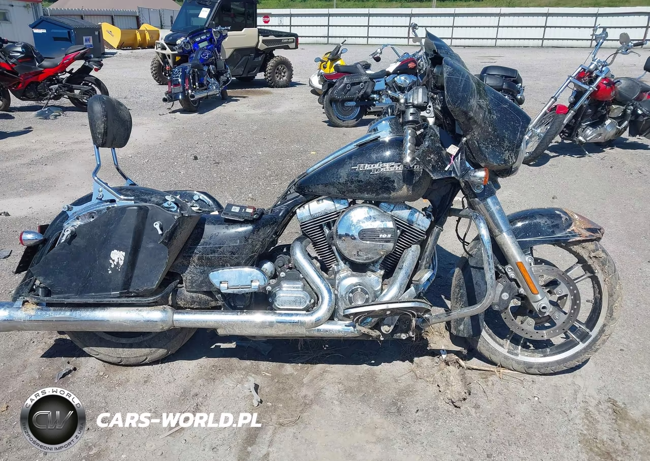 2015 Harley-Davidson Flhxs Street Glide Special VIN:1HD1KRM14FB704848 - 11