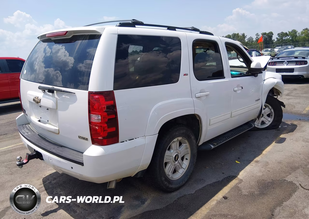 2011 Chevrolet Tahoe Lt VIN:1GNSCBE0XBR157562 - 4
