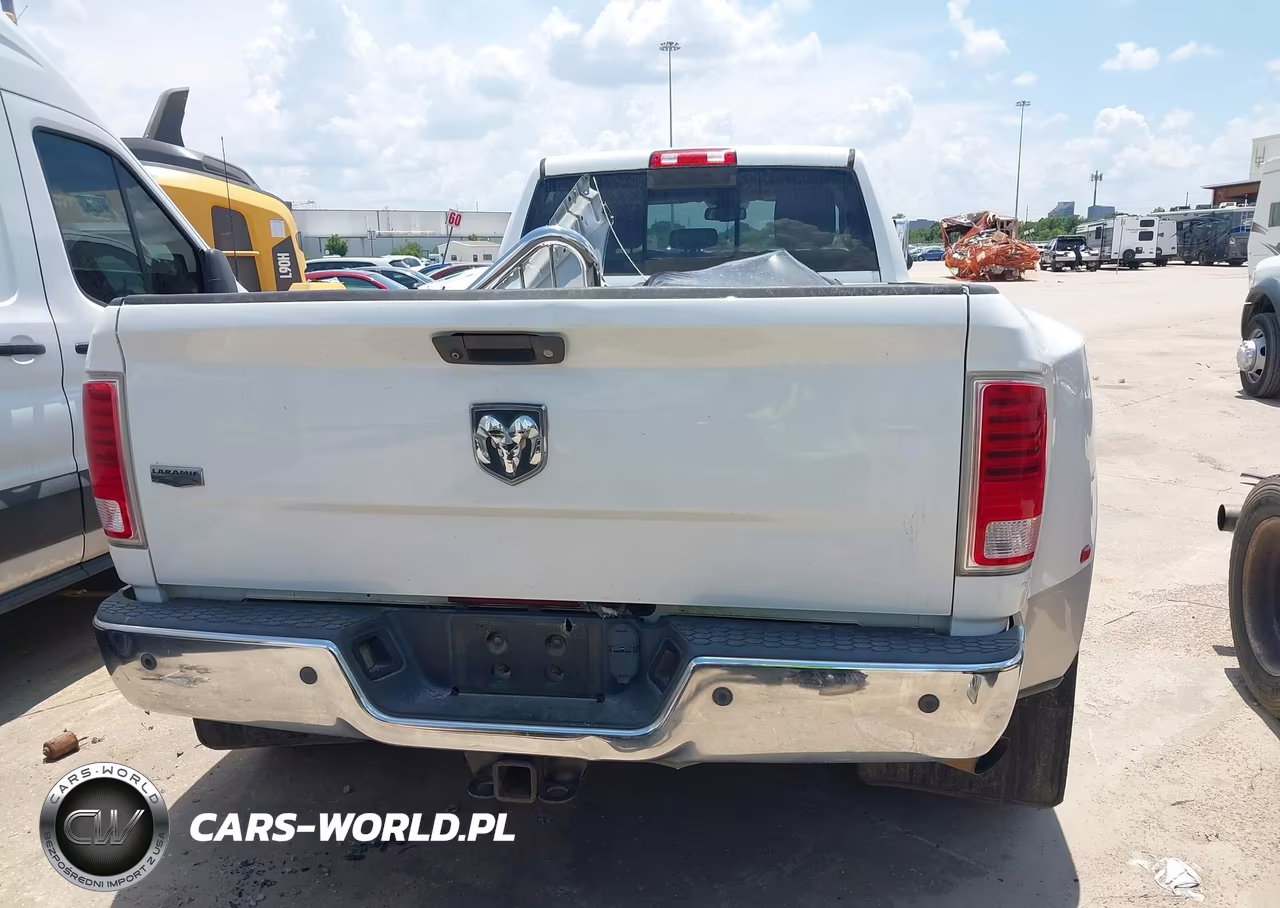 2014 Ram 3500 Laramie VIN:3C63RPJL7EG317093 - 17