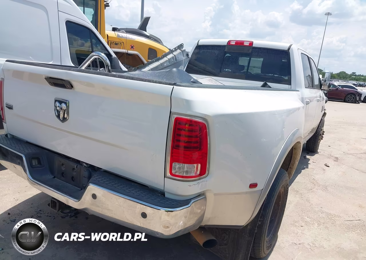 2014 Ram 3500 Laramie VIN:3C63RPJL7EG317093 - 4