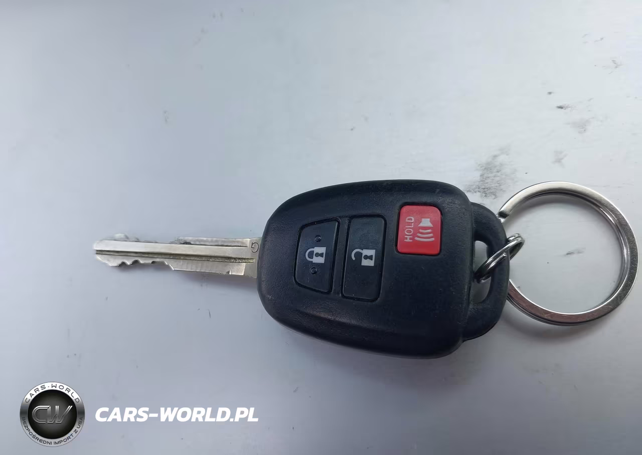 2013 Toyota Prius C Two VIN:JTDKDTB35D1555435 - 11