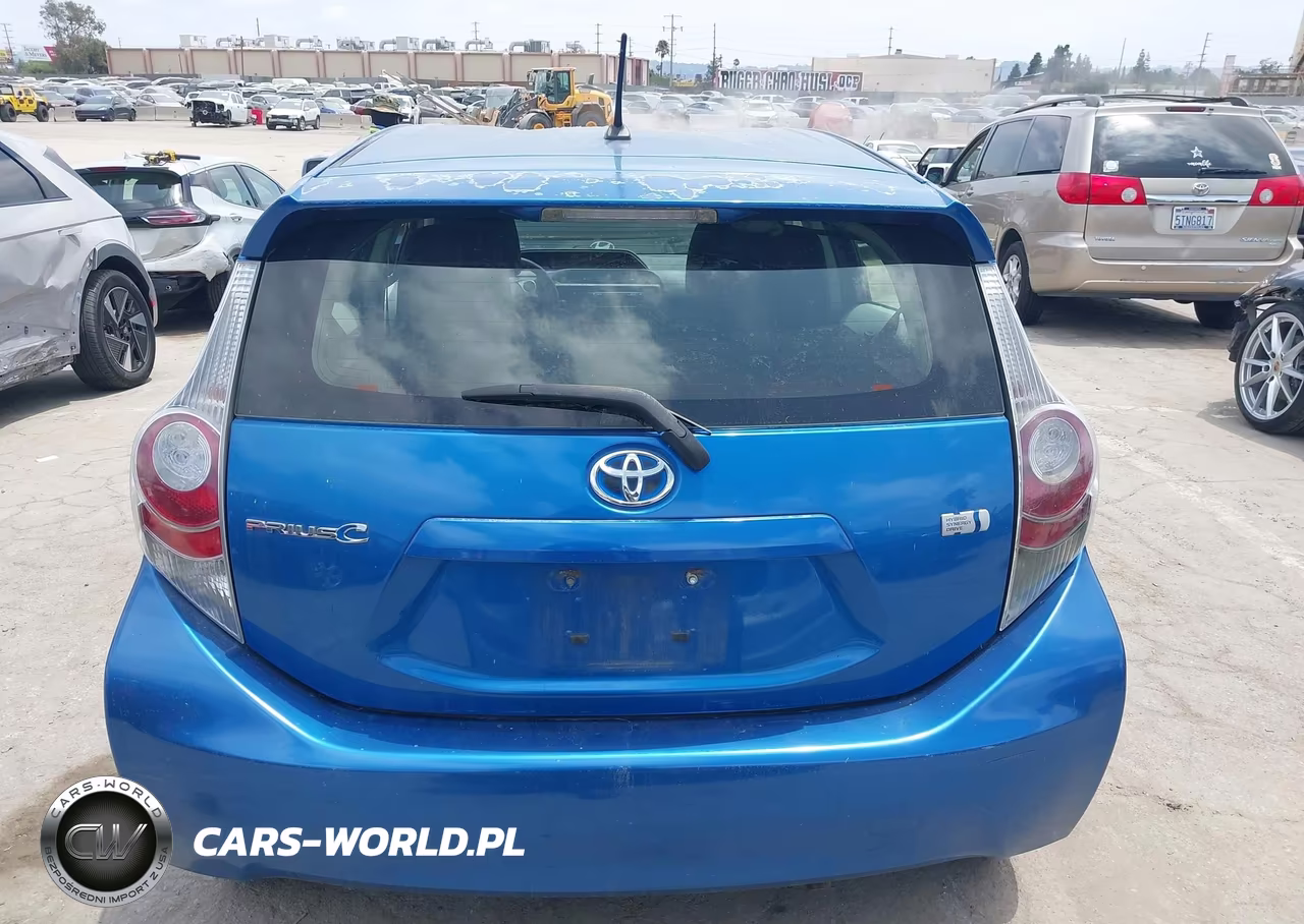 2013 Toyota Prius C Two VIN:JTDKDTB35D1555435 - 16