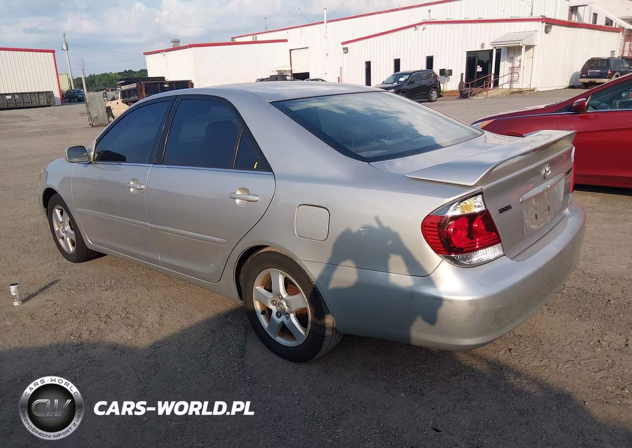 2005 Toyota Camry Se VIN:4T1BE32K75U557445 - 3