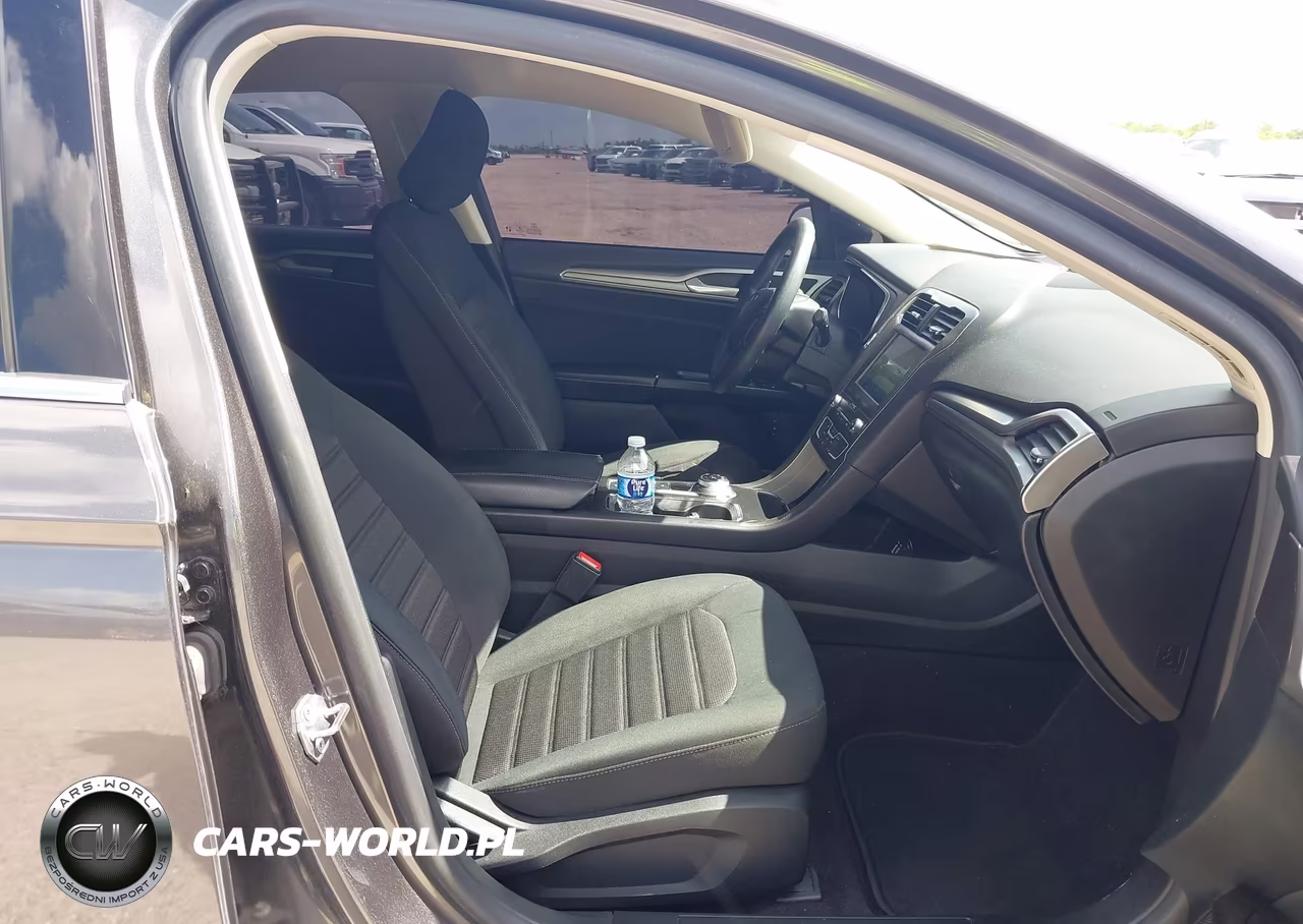 2020 Ford Fusion Hybrid Se VIN:3FA6P0LU6LR196976 - 5
