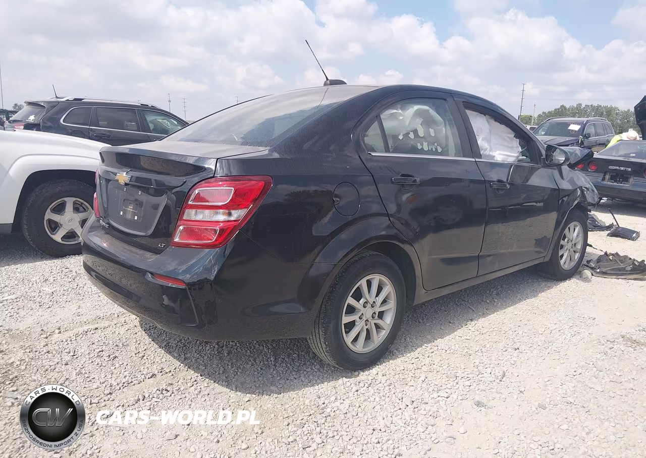 2020 Chevrolet Sonic Fwd Lt VIN:1G1JD5SB7L4111042 - 4