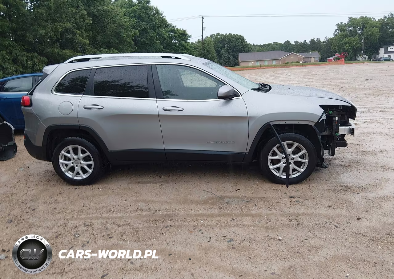 2016 Jeep Cherokee Latitude VIN:1C4PJLCBXGW362001 - 14