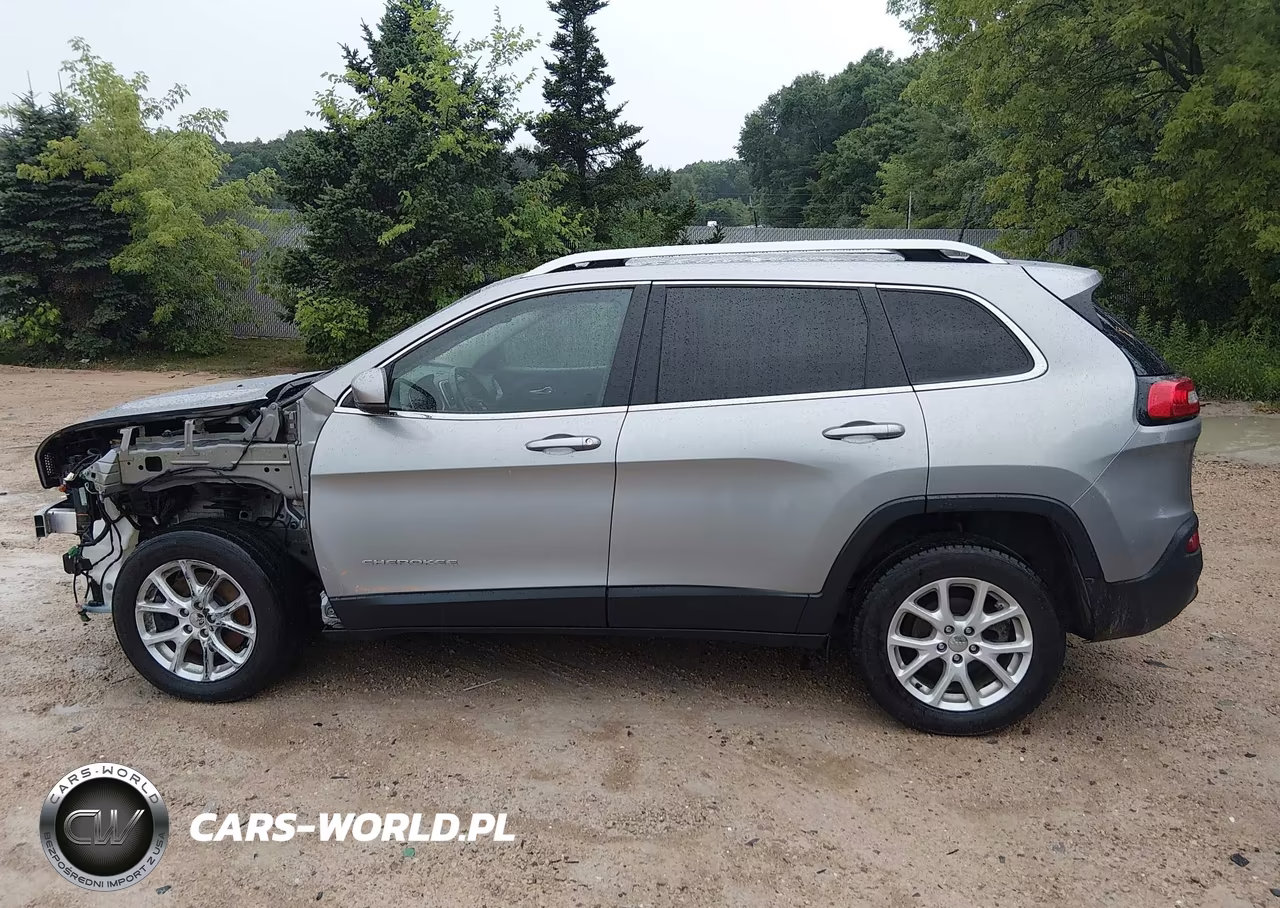 2016 Jeep Cherokee Latitude VIN:1C4PJLCBXGW362001 - 15