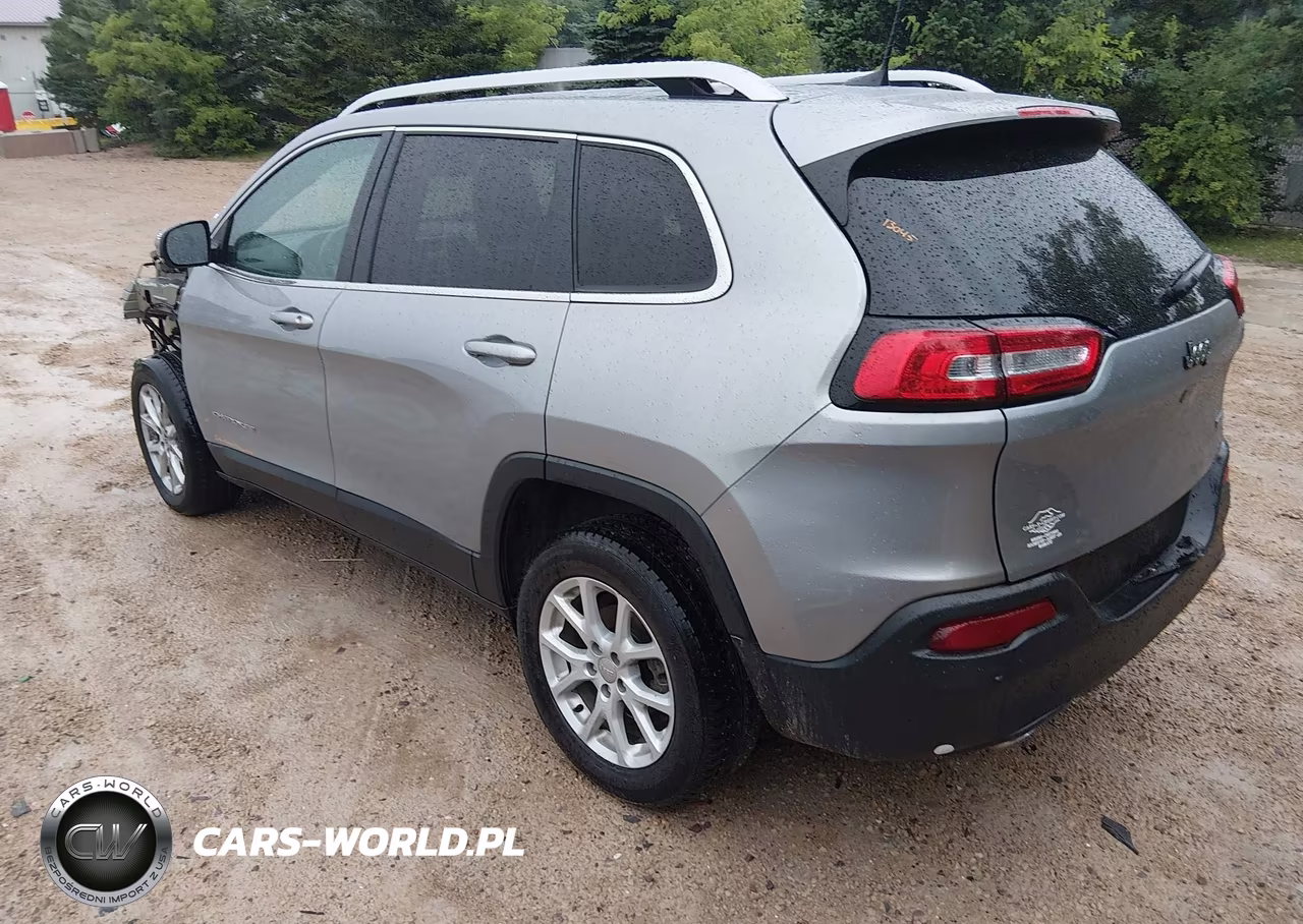 2016 Jeep Cherokee Latitude VIN:1C4PJLCBXGW362001 - 3