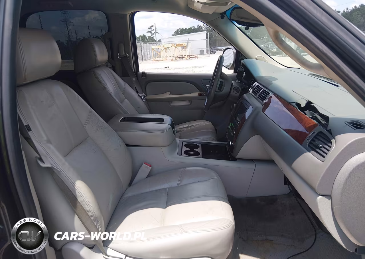 2011 Chevrolet Tahoe Lt VIN:1GNSCBE06BR247503 - 5