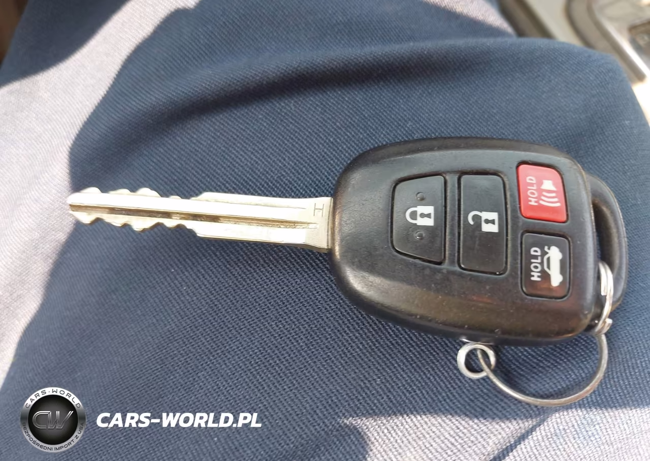 2017 Toyota Camry Le VIN:4T1BF1FK7HU346925 - 11
