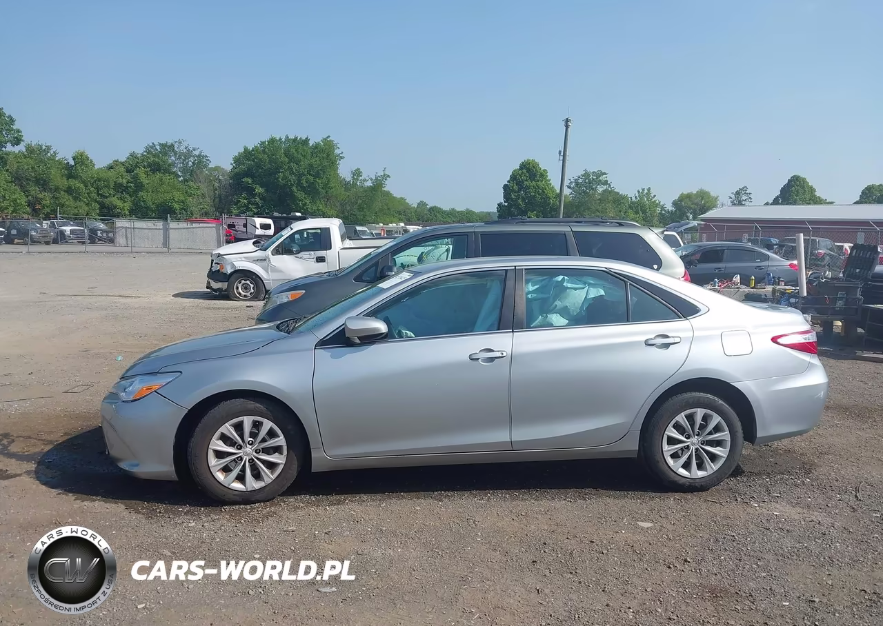 2017 Toyota Camry Le VIN:4T1BF1FK7HU346925 - 15