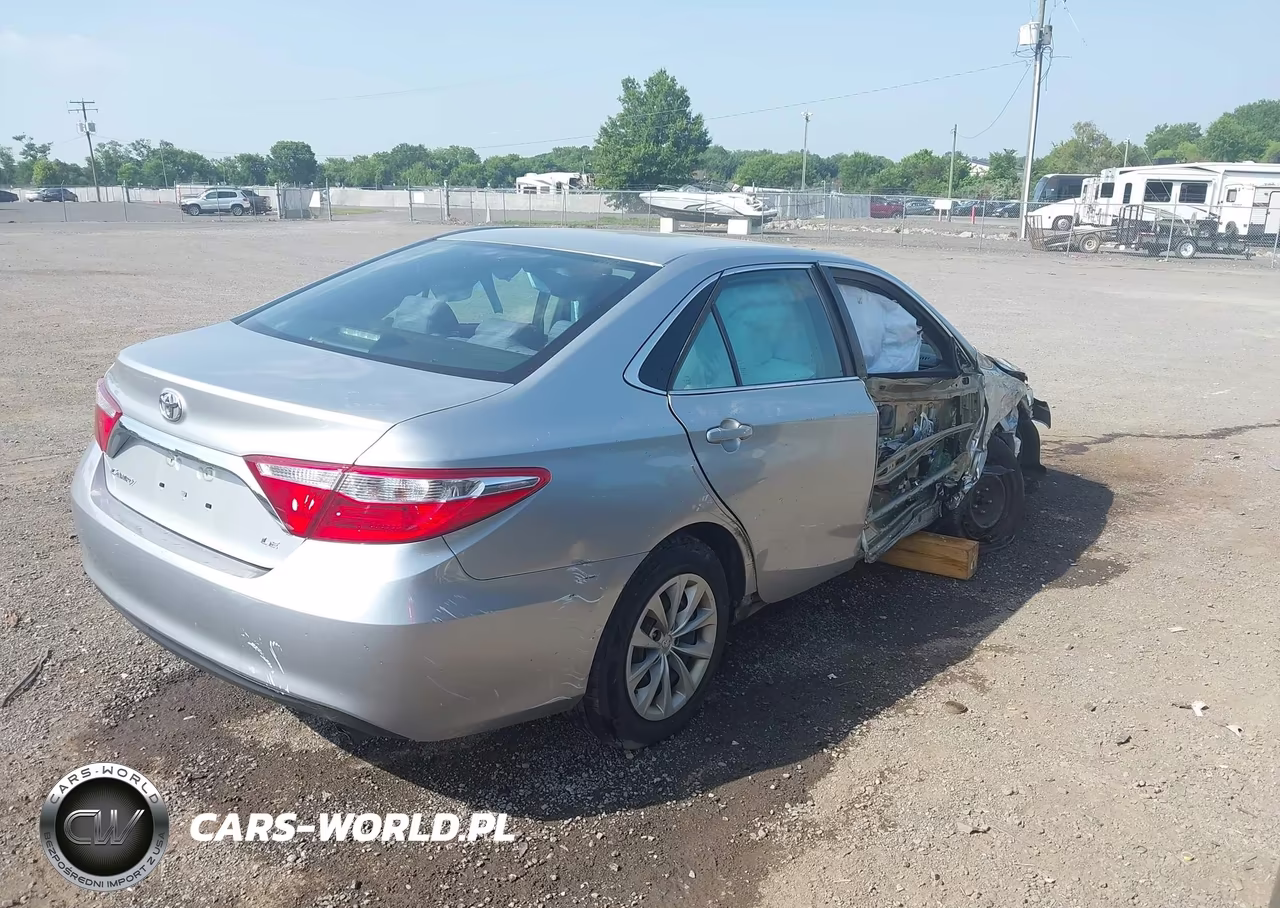 2017 Toyota Camry Le VIN:4T1BF1FK7HU346925 - 4
