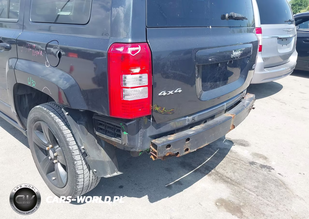 2014 Jeep Patriot Latitude VIN:1C4NJRFBXED892516 - 4