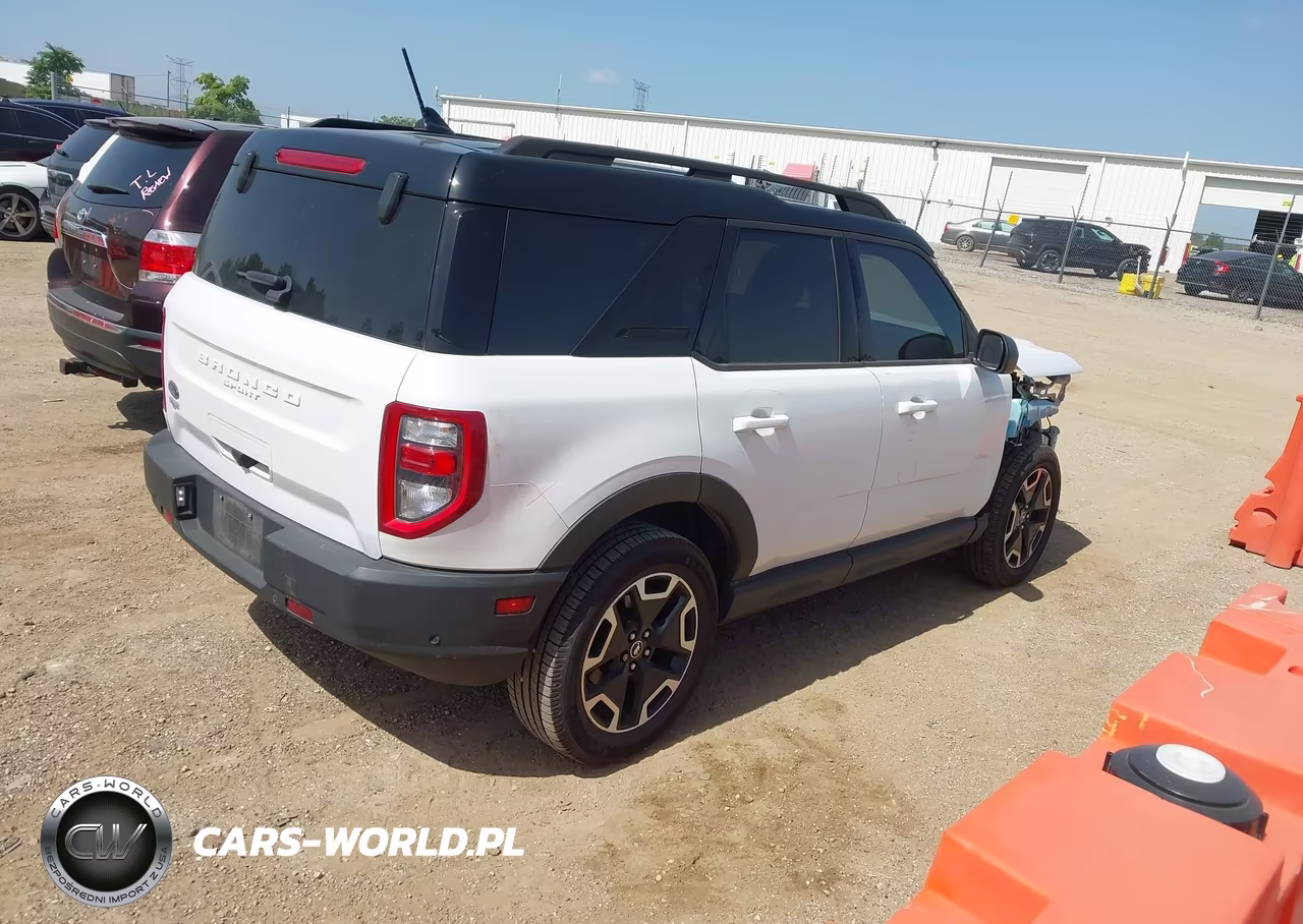 2021 Ford Bronco Sport Outer Banks VIN:3FMCR9C61MRB13187 - 4