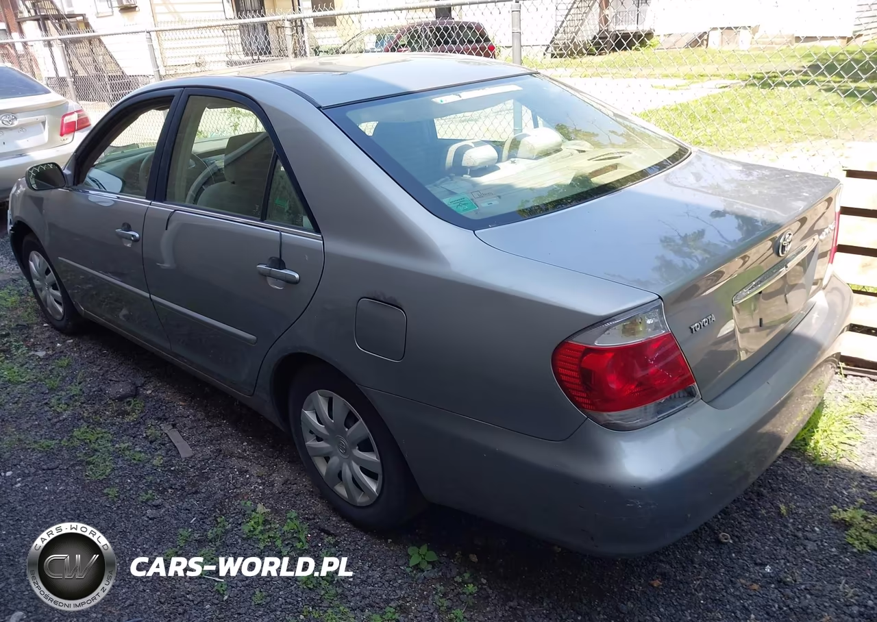 2005 Toyota Camry Le VIN:4T1BE30KX5U955364 - 3