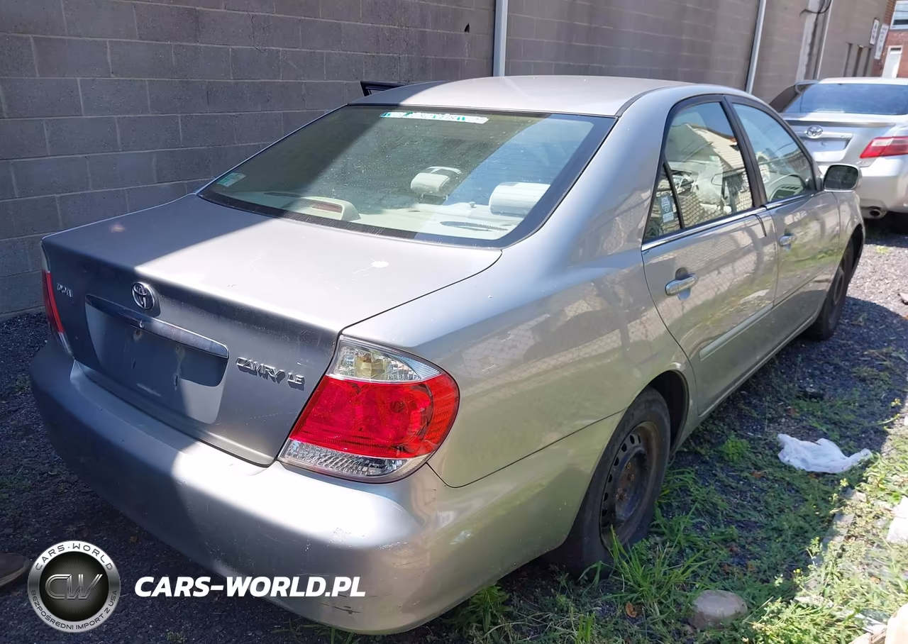2005 Toyota Camry Le VIN:4T1BE30KX5U955364 - 4