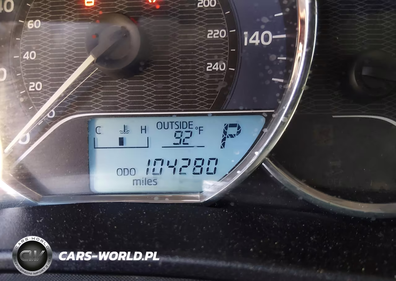 2015 Toyota Corolla Le VIN:5YFBURHEXFP193659 - 16