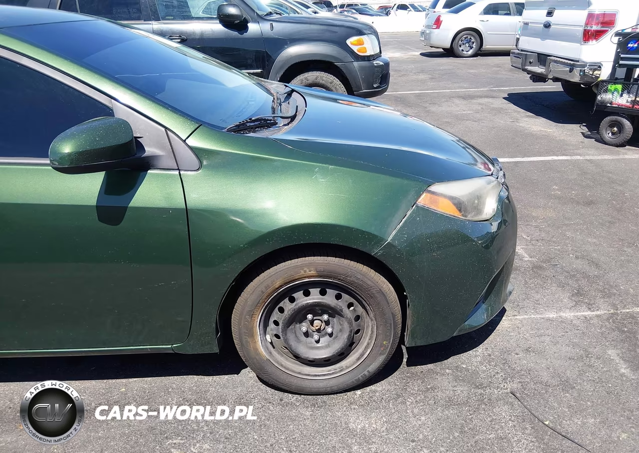 2015 Toyota Corolla Le VIN:5YFBURHEXFP193659 - 19