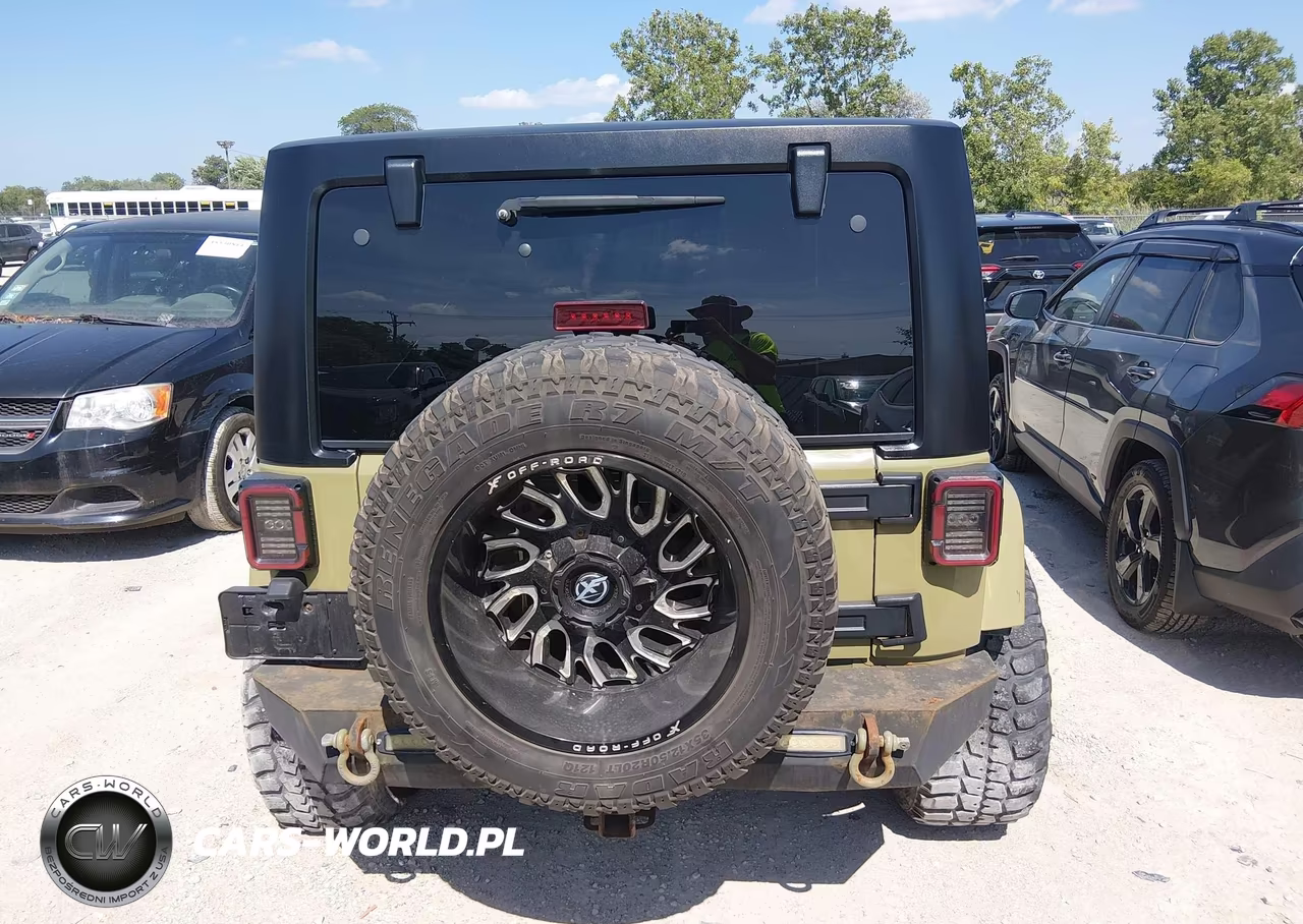 2013 Jeep Wrangler Unlimited Sahara VIN:1C4BJWEG0DL590137 - 16